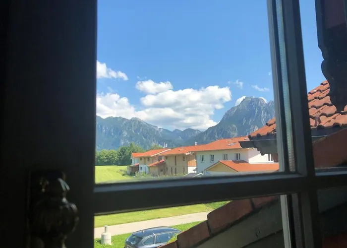 Rotes Haus In Klassik Apartment Füssen